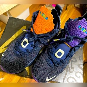 Lebron XVII AS (GS) 5Y (Women’s Size 6)